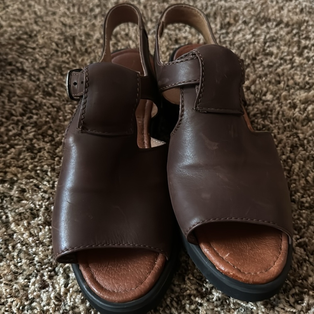 Vianey Sandle - Picture 2 of 7
